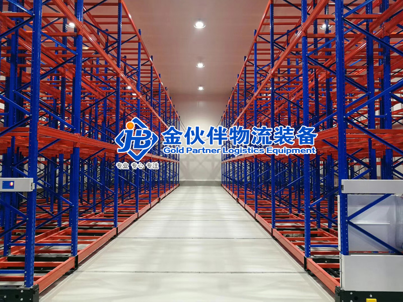 四向穿梭車的結構設計具有多方面的考量